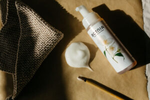 Renewing Face Wash - Image 3